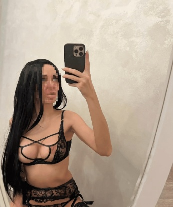 😘
Живу в самом сердце Москвы 🌃 и знаю все ее секреты. Мои услуги настолько разнообразны, что твое удовольствие гарантированно. Я могу быть твоей страстной и нежной любовницей, искусной массажисткой или провести для тебя незабываемое эротическое шоу. 🌹
Мои возможности безграничны – я открыта для экспериментов и новых ощущений. В моих руках ты почувствуешь себя по-настоящему желанным и особенным. Мои отзывы говорят сами за себя, ведь каждый встречает меня снова и снова. 💕
В моем арсенале есть фото, которые позволят тебе еще лучше узнать меня. Ты можешь увидеть мою нежную кожу, соблазнительные формы и стройную фигуру. ⚡️
Не упускай шанс окунуться в мир страсти и наслаждения вместе со мной. Жду тебя, мой герой! 💋 Алисочка